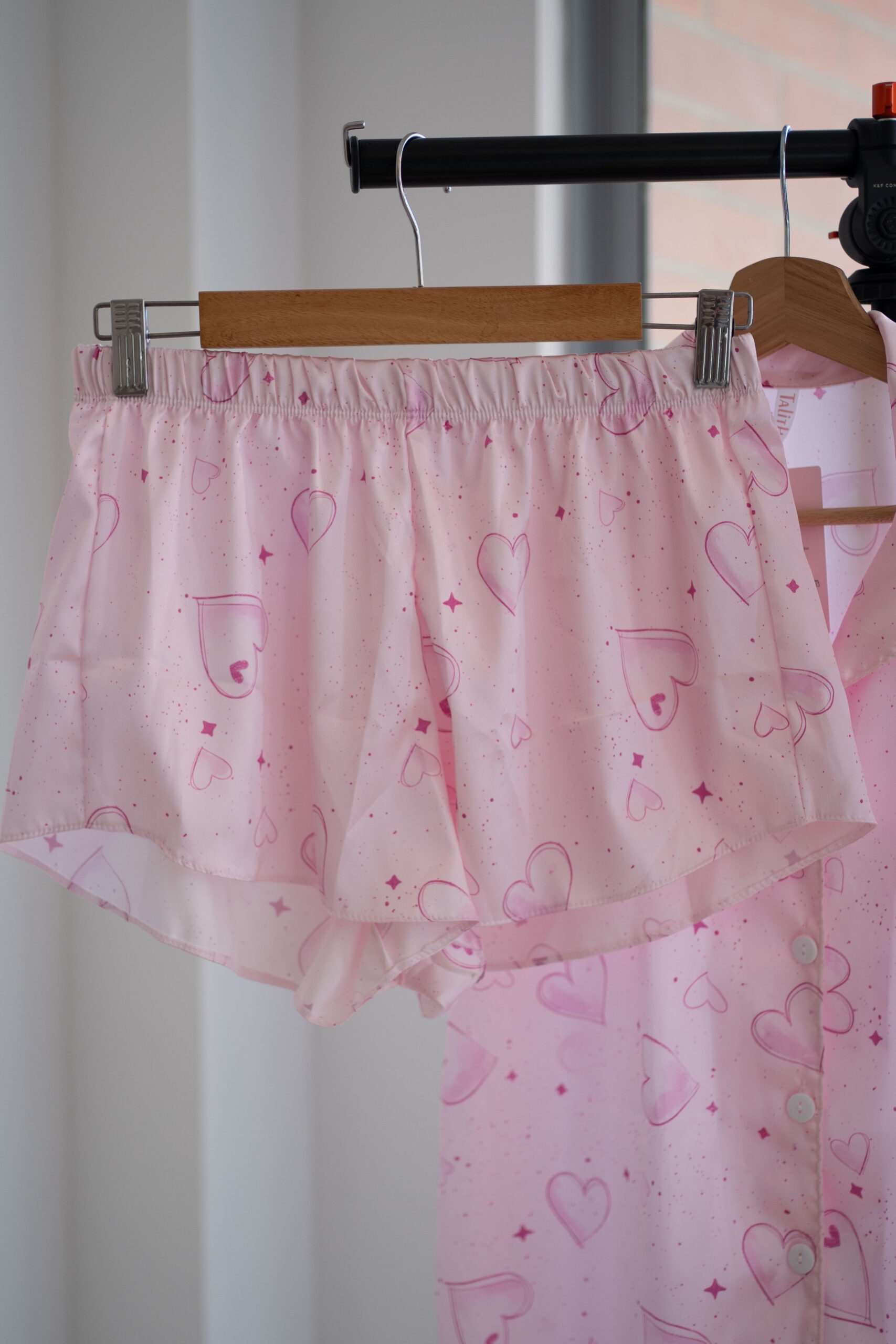 Pijama en Satin de corazones - Image 4