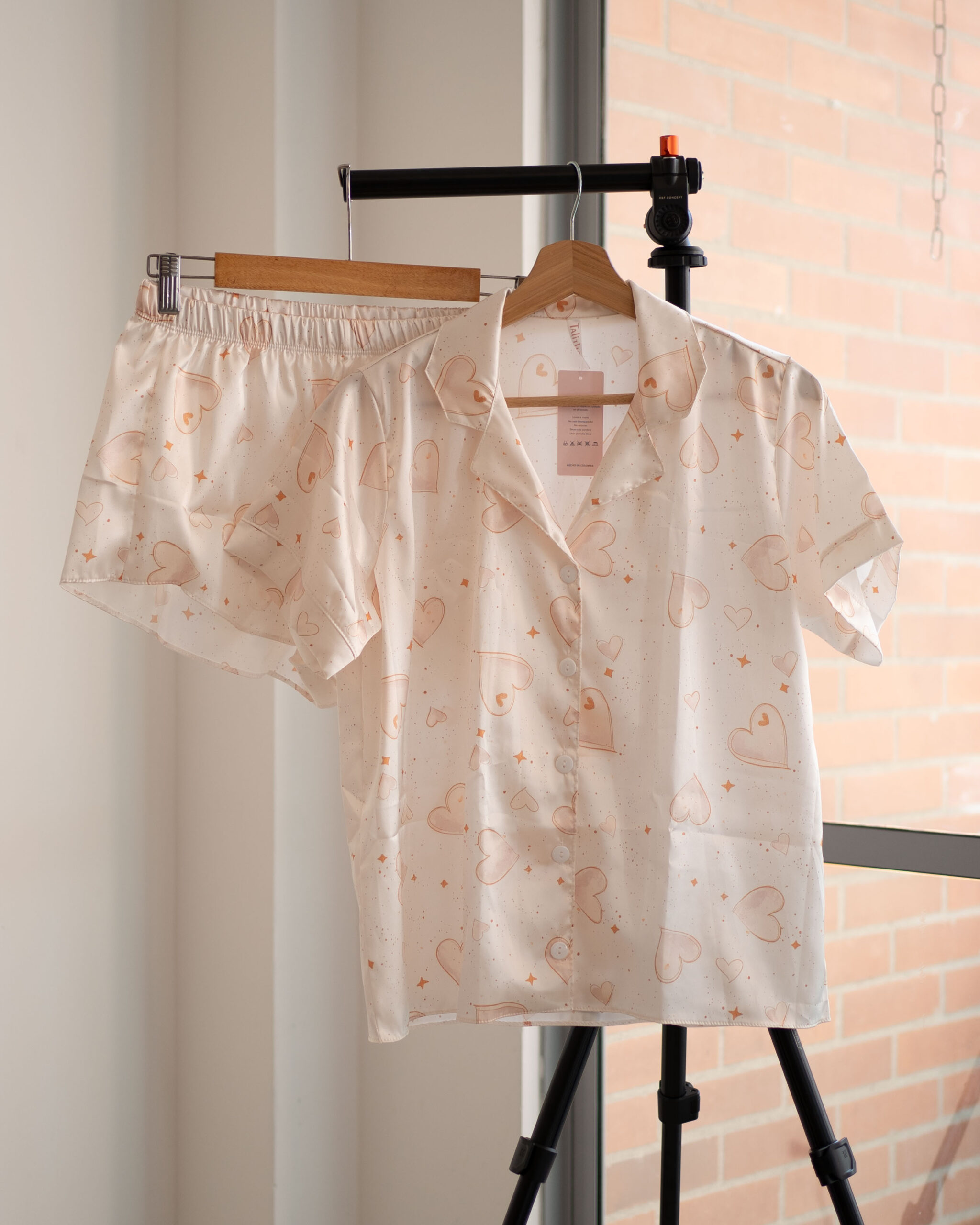 Pijama en Satin de corazones - Image 5