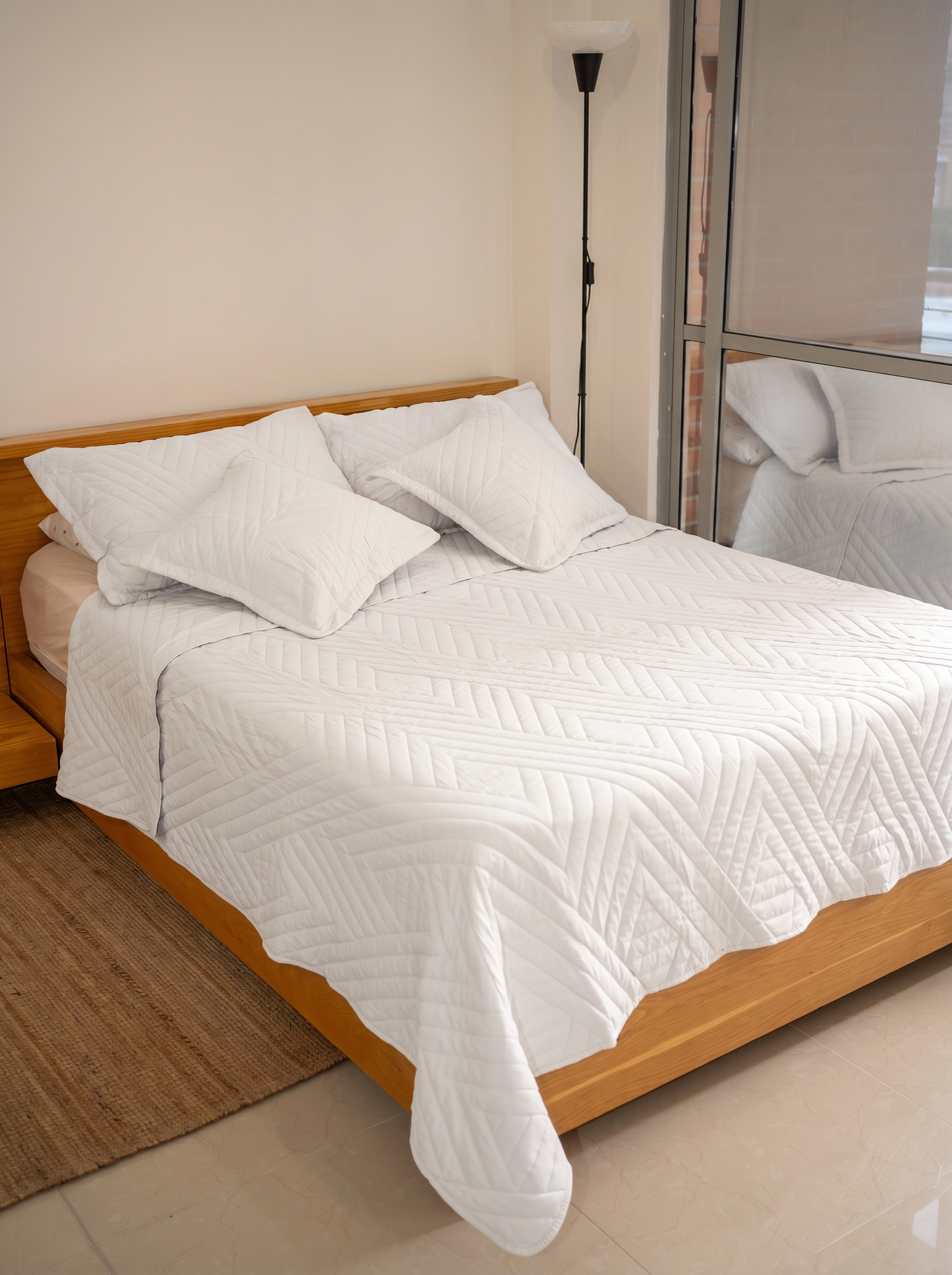 Cubrecama Quilt de 5 piezas – Diseño Bordado ZigZag - Image 5